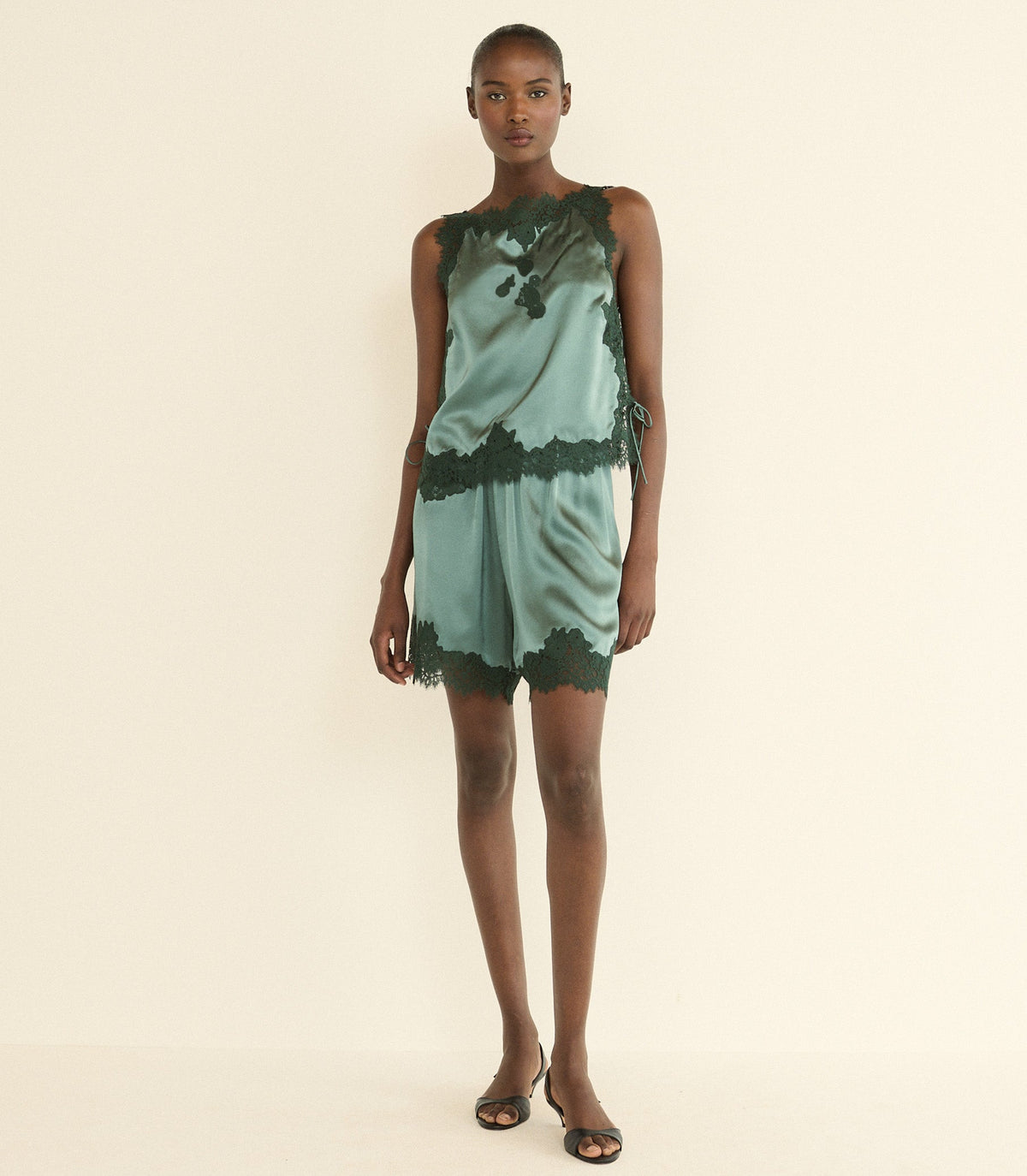 IRSA SHORT -- DULAC GREEN