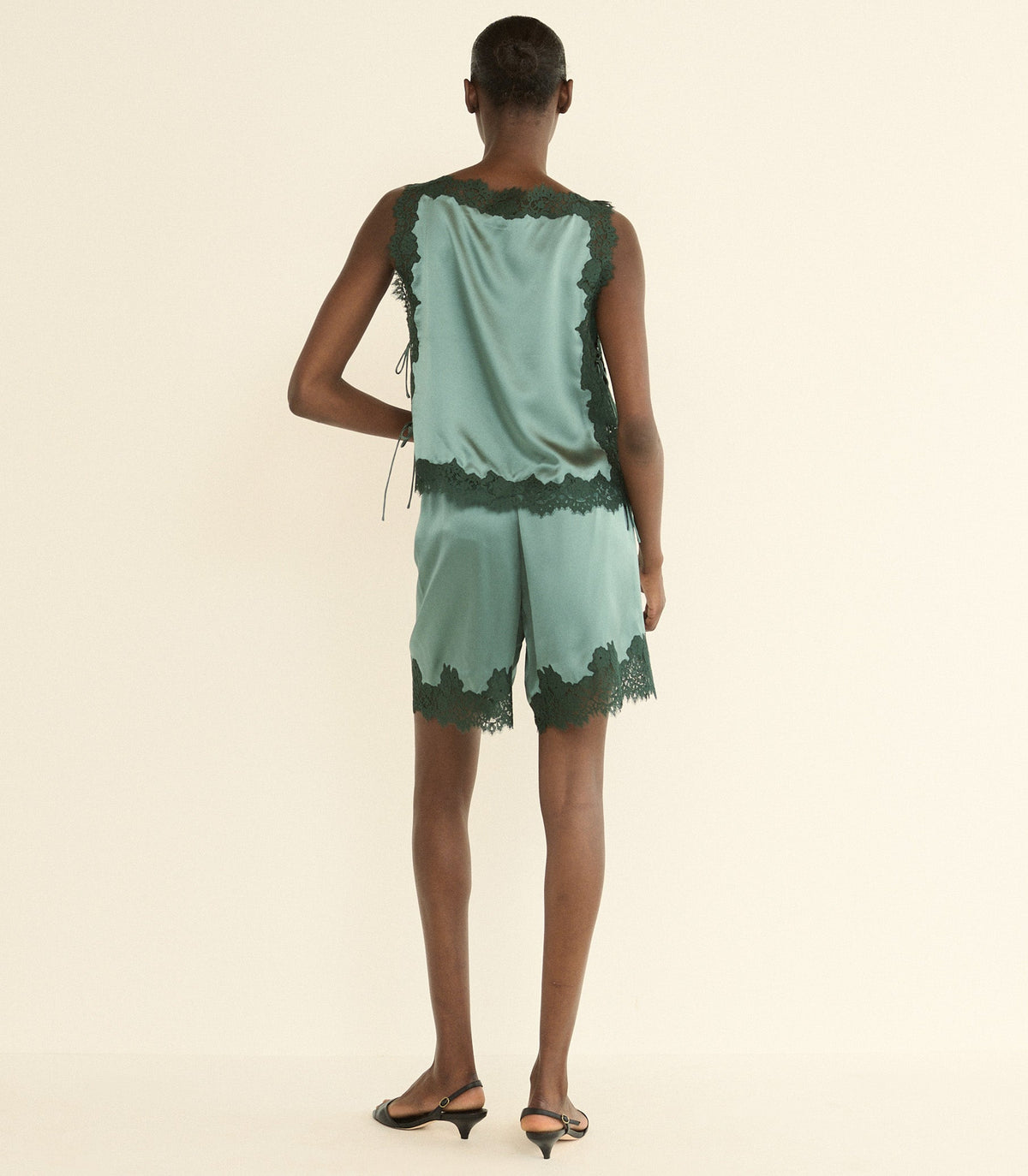 IRSA SHORT -- DULAC GREEN