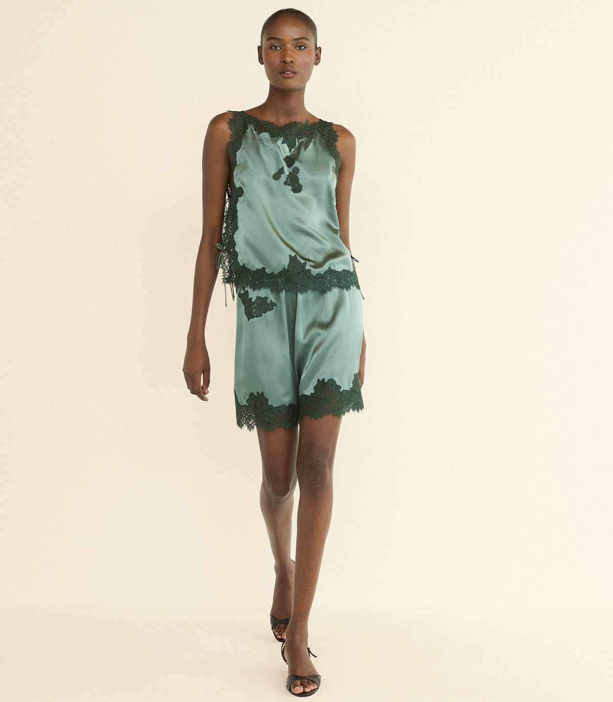 IRSA SHORT -- DULAC GREEN