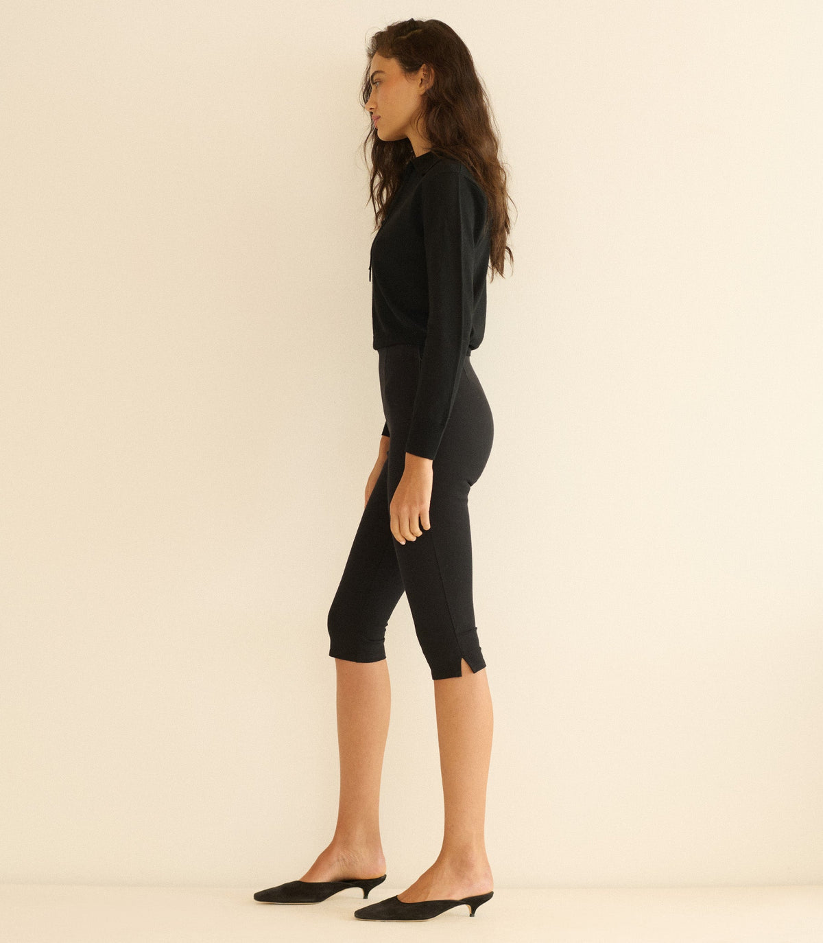 LULA CAPRI PANT -- BLACK